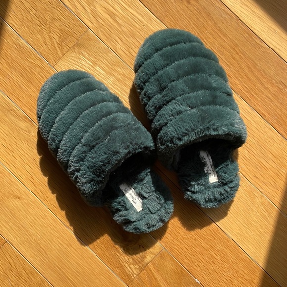 NWOT Madewell Quilted Scuff Slippers in Recycled Faux Fur / 7 / DEEP FOREST - Picture 1 of 6